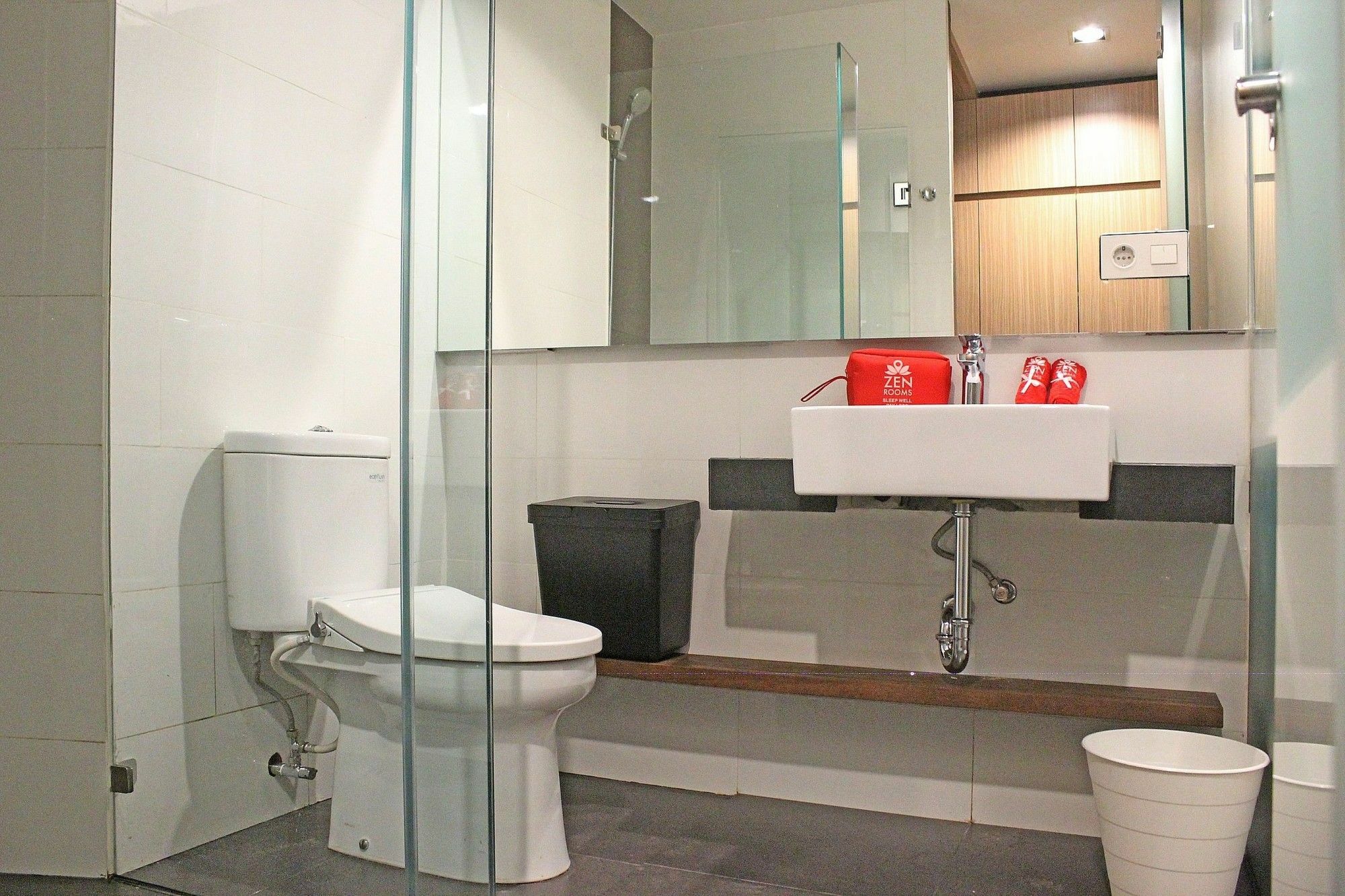 מלון ג'קרטה Zen Premium Sampoerna Strategic Square מראה חיצוני תמונה